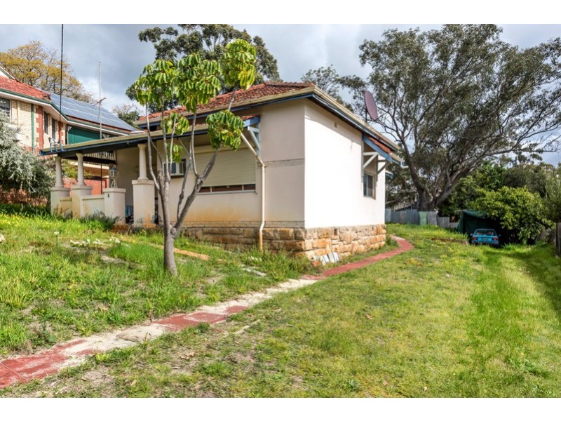 8 Almondbury Street, Bayswater WA 6053