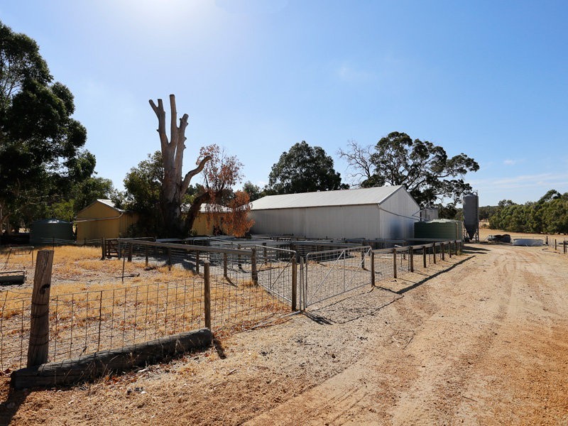 320 Hill Road, Bakers Hill WA 6562