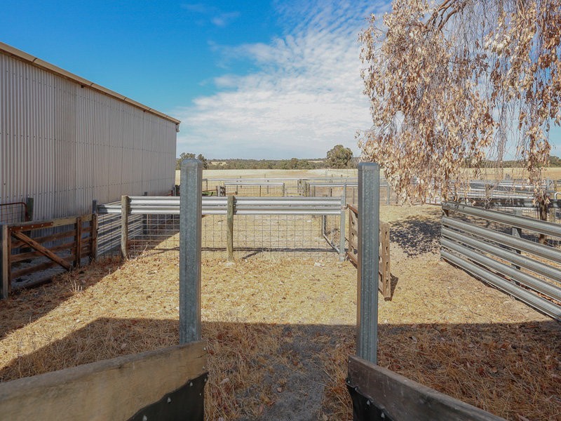 320 Hill Road, Bakers Hill WA 6562