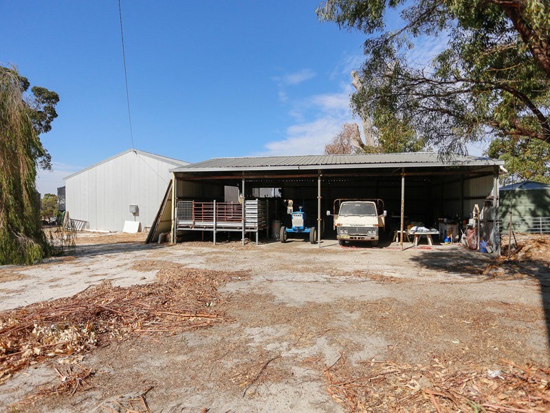 320 Hill Road, Bakers Hill WA 6562