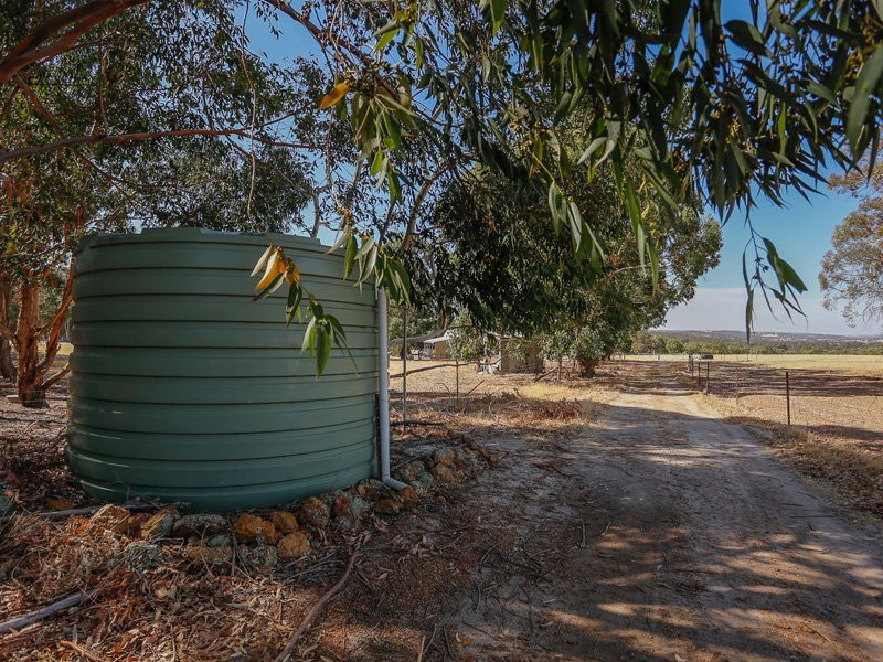 320 Hill Road, Bakers Hill WA 6562