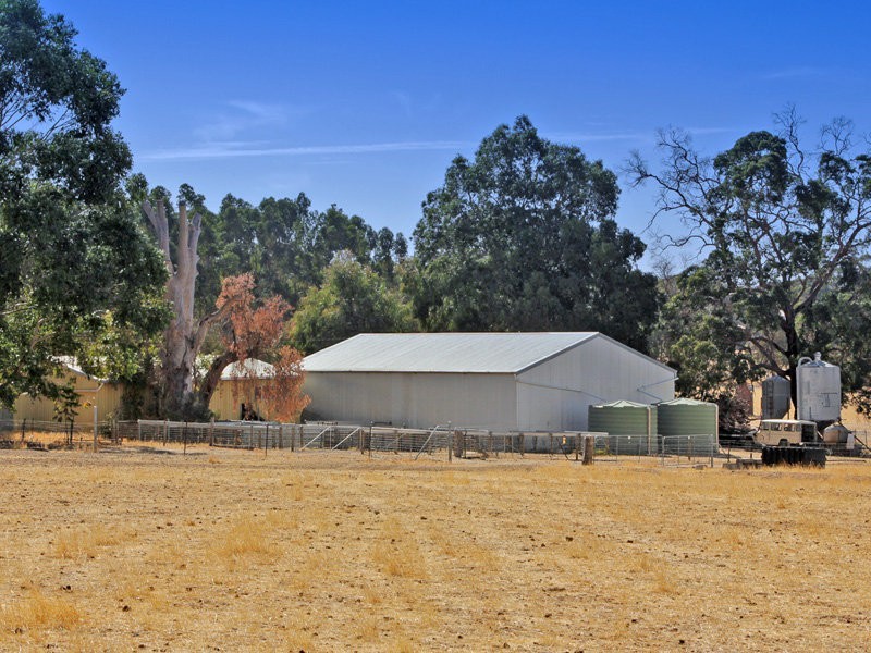 320 Hill Road, Bakers Hill WA 6562