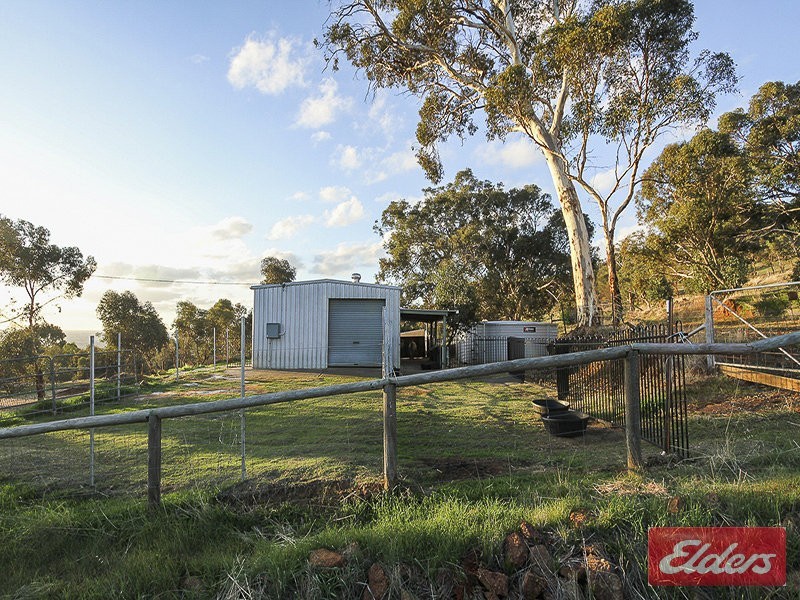33 Weir Road, Baskerville WA 6056