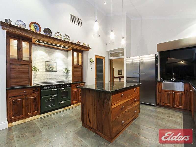 33 Weir Road, Baskerville WA 6056