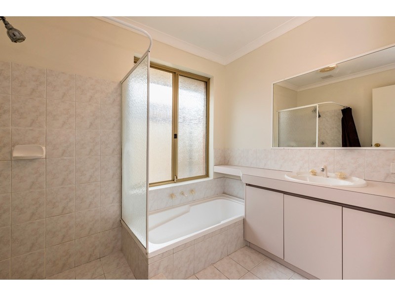 10 Wholley Street, Bayswater WA 6053