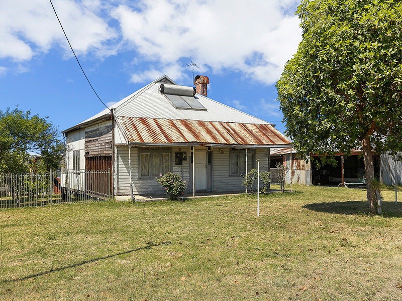 102 Hamersley Road, Caversham WA 6055