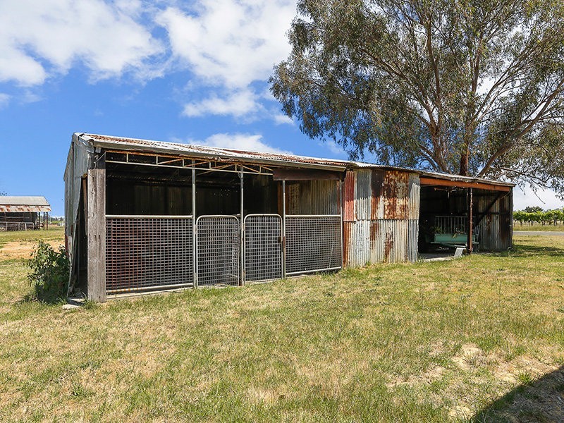 102 Hamersley Road, Caversham WA 6055