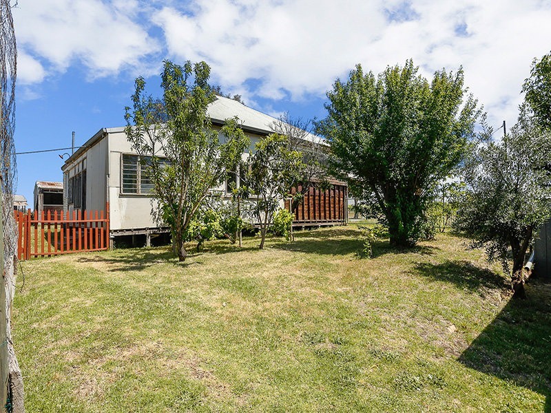 102 Hamersley Road, Caversham WA 6055