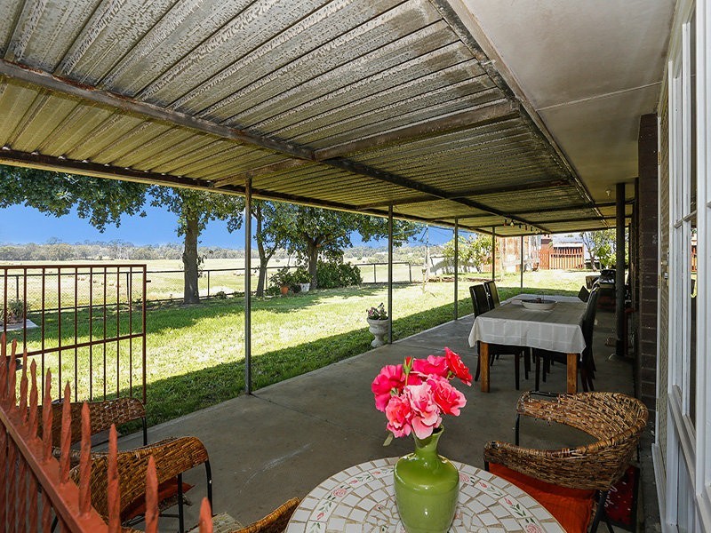 102 Hamersley Road, Caversham WA 6055