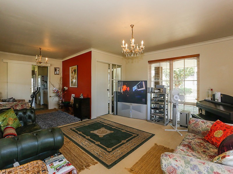 102 Hamersley Road, Caversham WA 6055