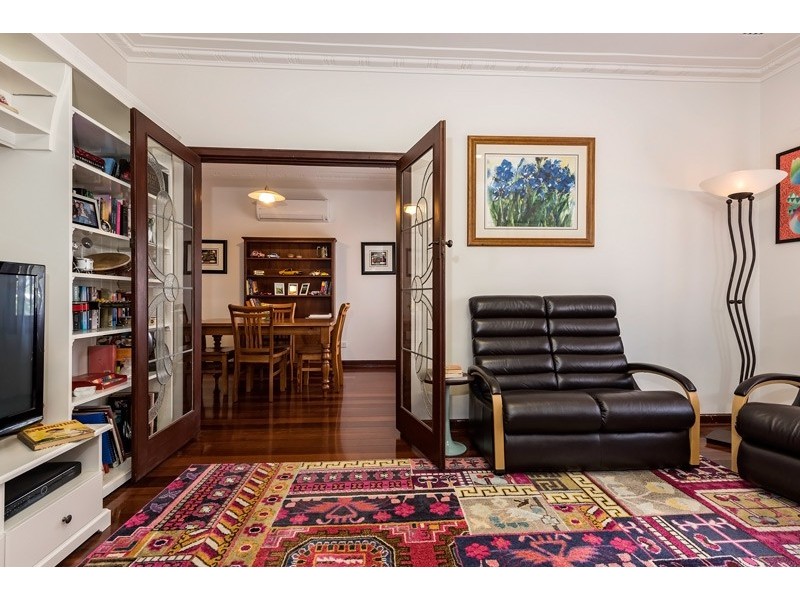 15 Gilbert Street, Bayswater WA 6053