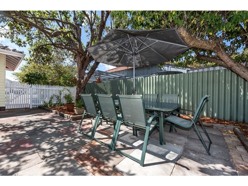 15 Gilbert Street, Bayswater WA 6053