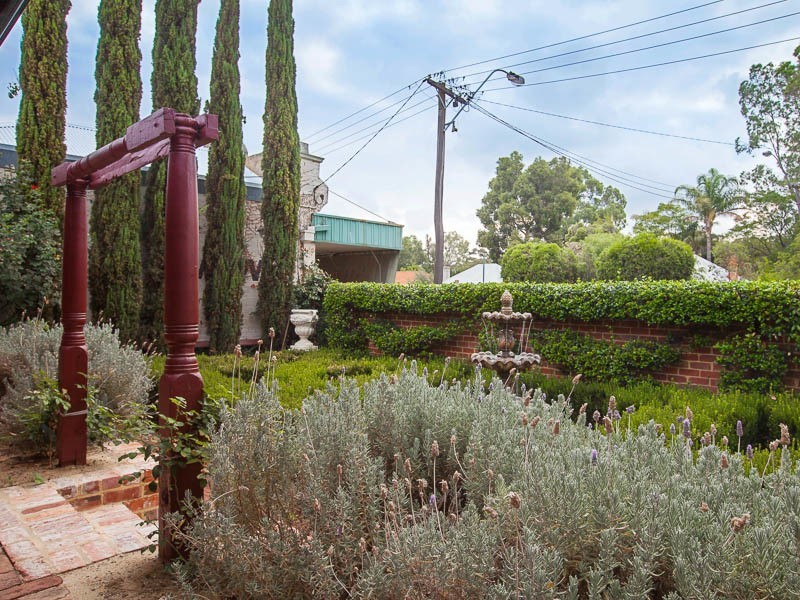 68 East Street, Guildford WA 6055