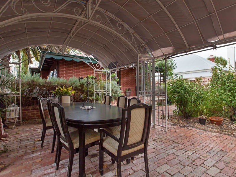 68 East Street, Guildford WA 6055