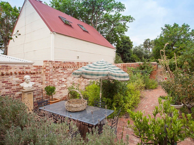 68 East Street, Guildford WA 6055