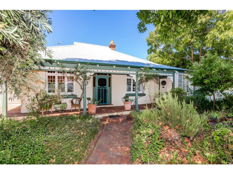 39 Swan Street (East), Guildford WA 6055