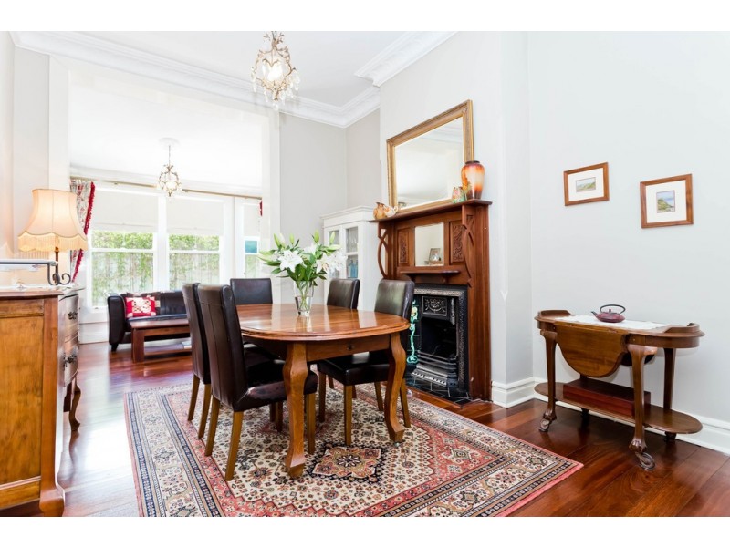 39 Swan Street (East), Guildford WA 6055