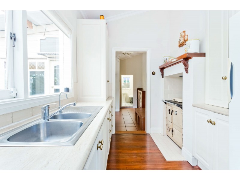 39 Swan Street (East), Guildford WA 6055