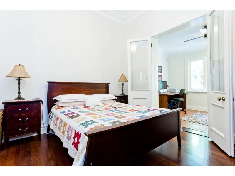 39 Swan Street (East), Guildford WA 6055