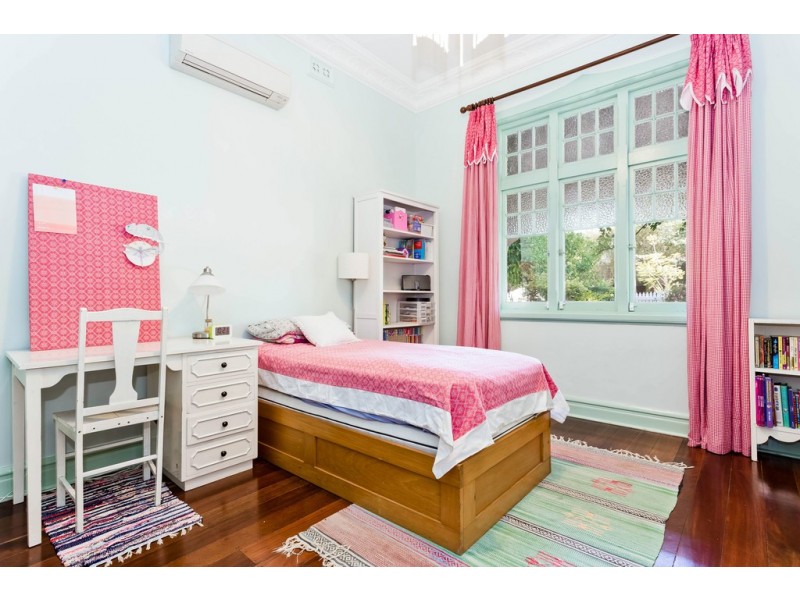 39 Swan Street (East), Guildford WA 6055