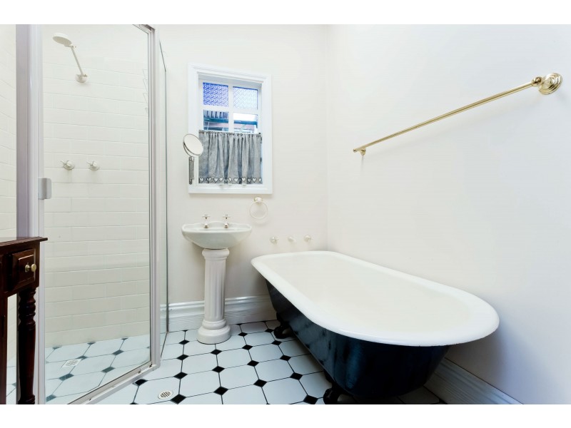 39 Swan Street (East), Guildford WA 6055