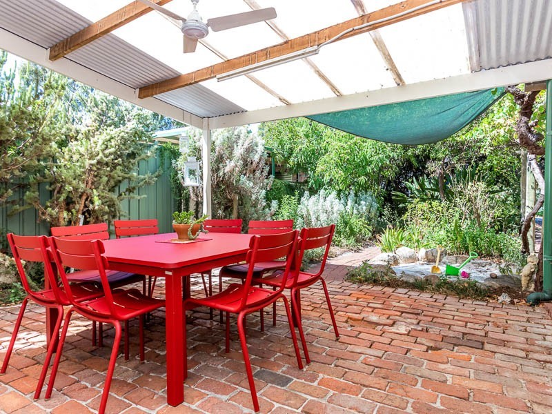 39 Swan Street (East), Guildford WA 6055