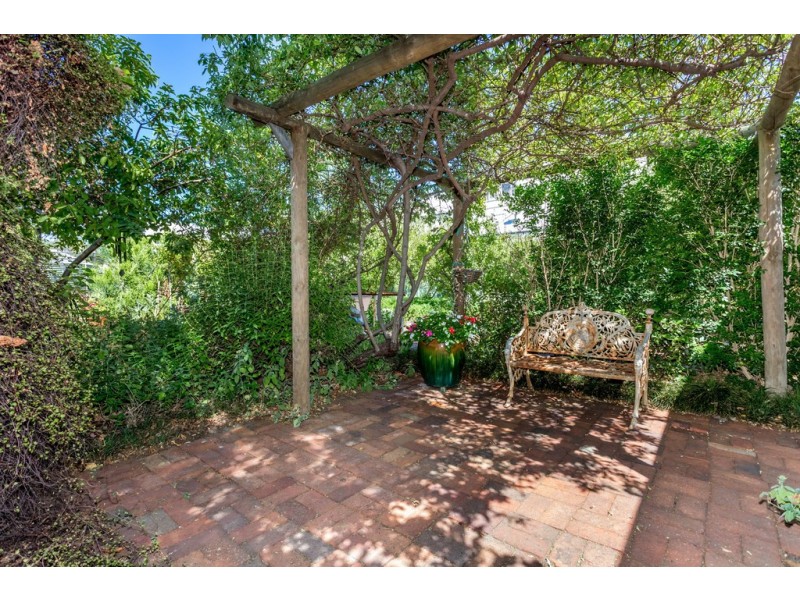 39 Swan Street (East), Guildford WA 6055