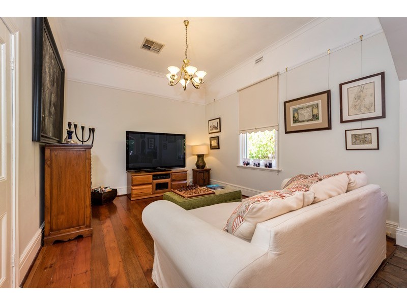 7 Olive Street, Guildford WA 6055