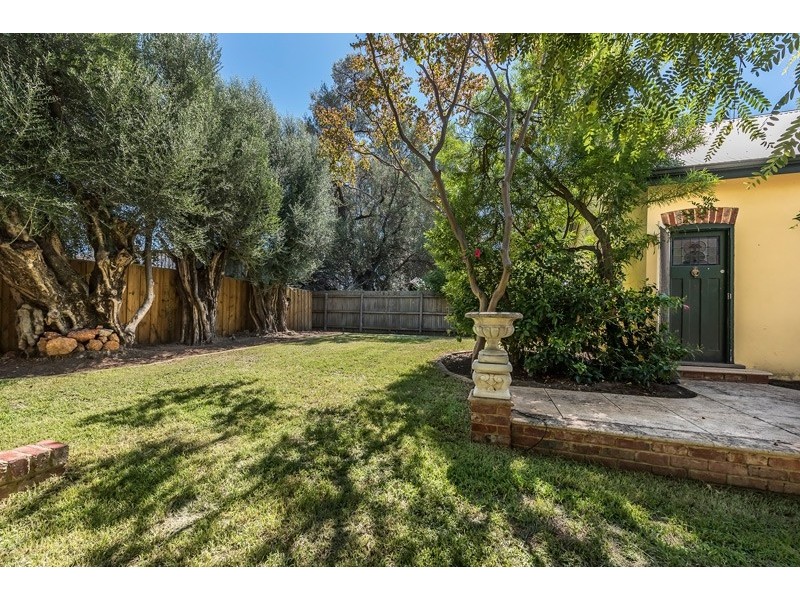 7 Olive Street, Guildford WA 6055