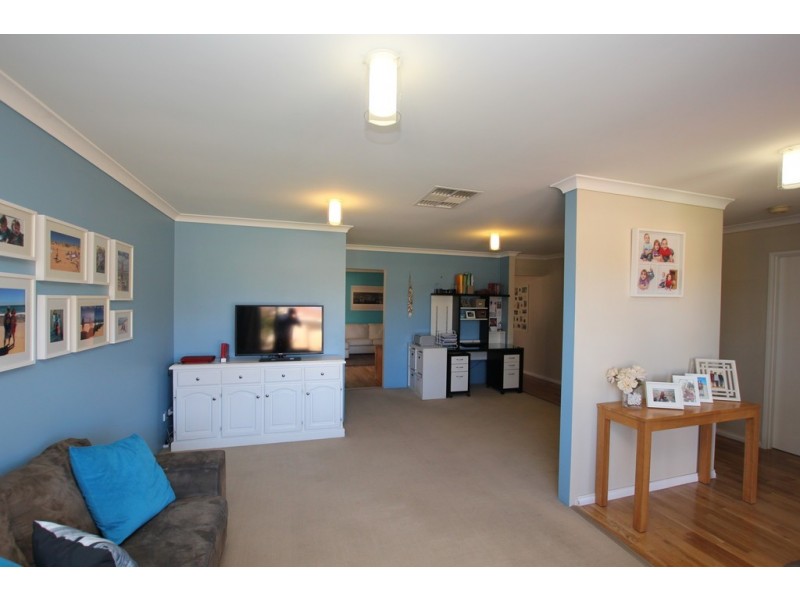 2 Viola Place, Beechboro WA 6063