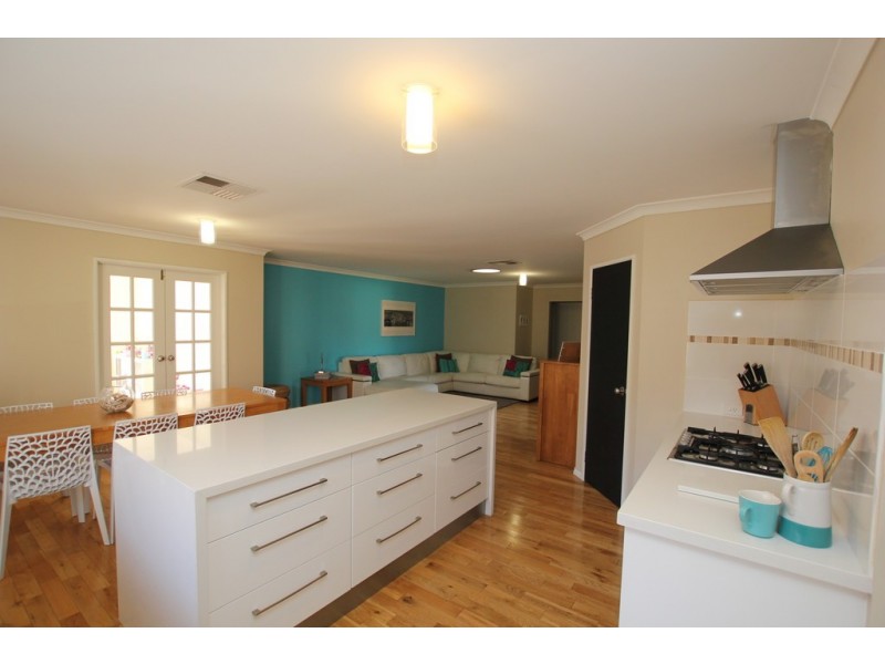 2 Viola Place, Beechboro WA 6063