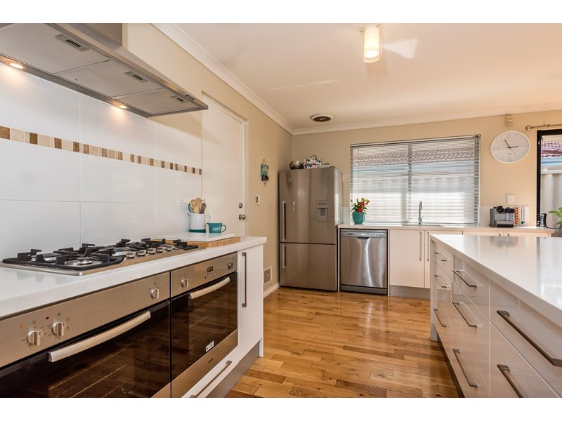 2 Viola Place, Beechboro WA 6063