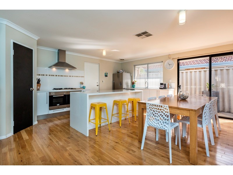 2 Viola Place, Beechboro WA 6063