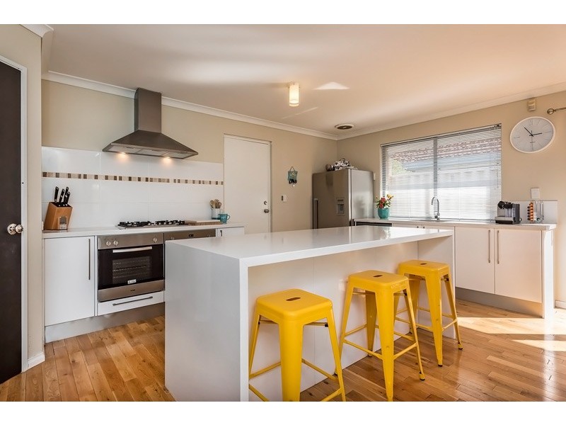 2 Viola Place, Beechboro WA 6063