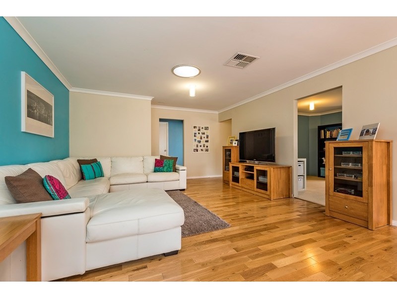 2 Viola Place, Beechboro WA 6063