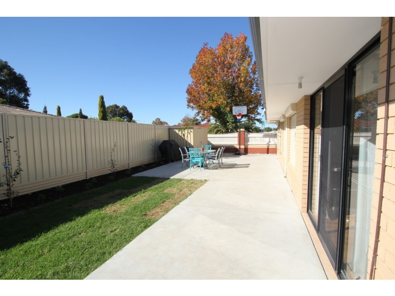 2 Viola Place, Beechboro WA 6063
