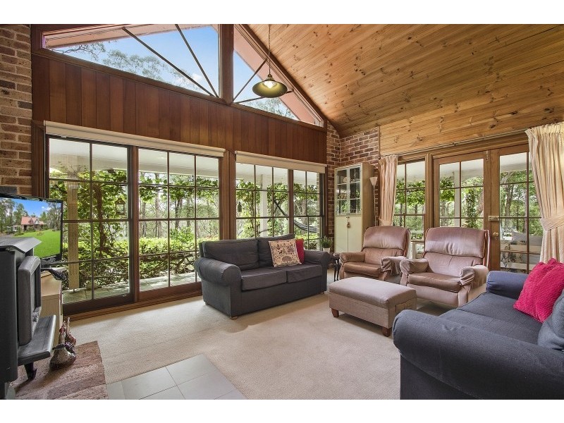 137 Mountain View Close, Kurrajong Hills NSW 2758