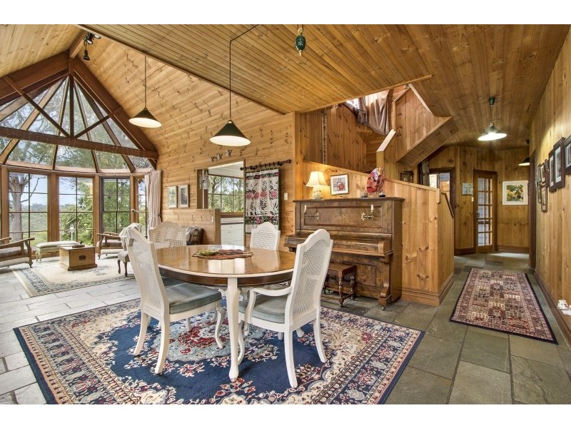 137 Mountain View Close, Kurrajong Hills NSW 2758