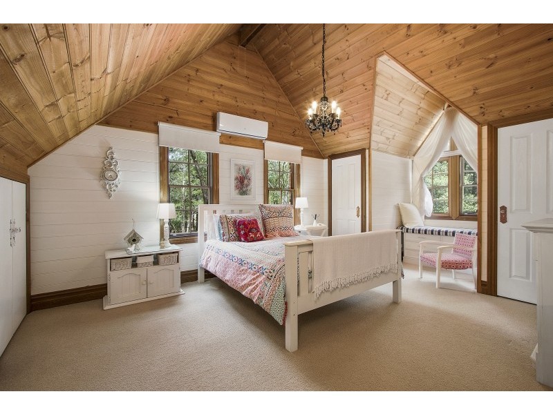 137 Mountain View Close, Kurrajong Hills NSW 2758