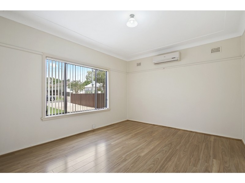 11 Penrose Crescent, South Penrith NSW 2750