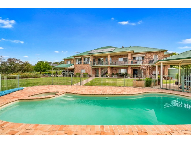 27 Sturt Place, Windsor Downs NSW 2756