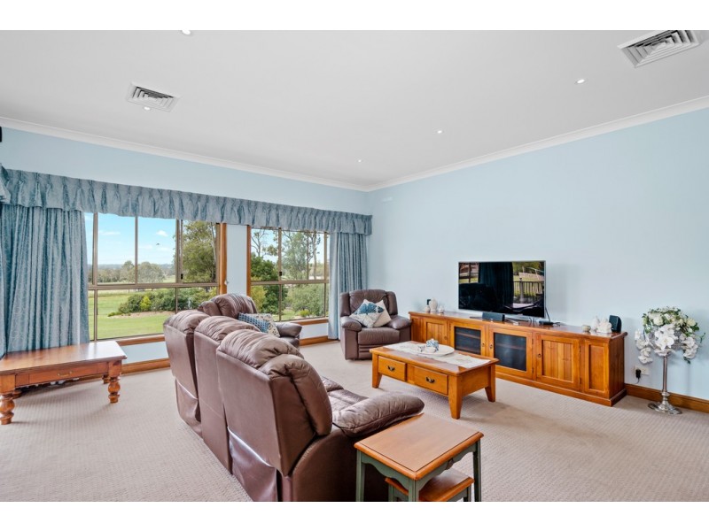 27 Sturt Place, Windsor Downs NSW 2756