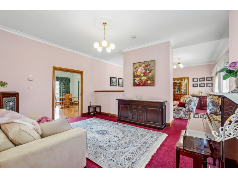 27 Sturt Place, Windsor Downs NSW 2756