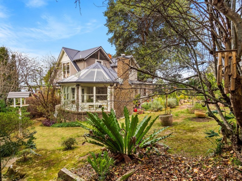 10 Warks Hill Road, Kurrajong Heights NSW 2758