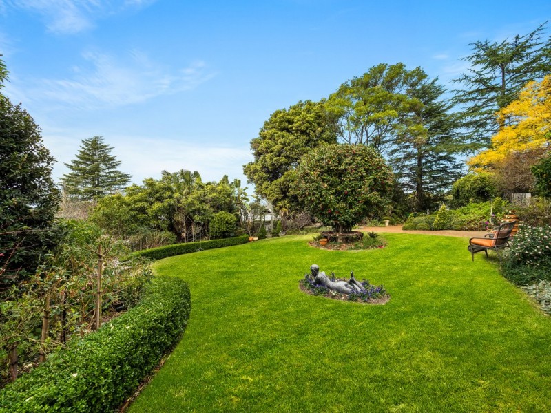 10 Warks Hill Road, Kurrajong Heights NSW 2758