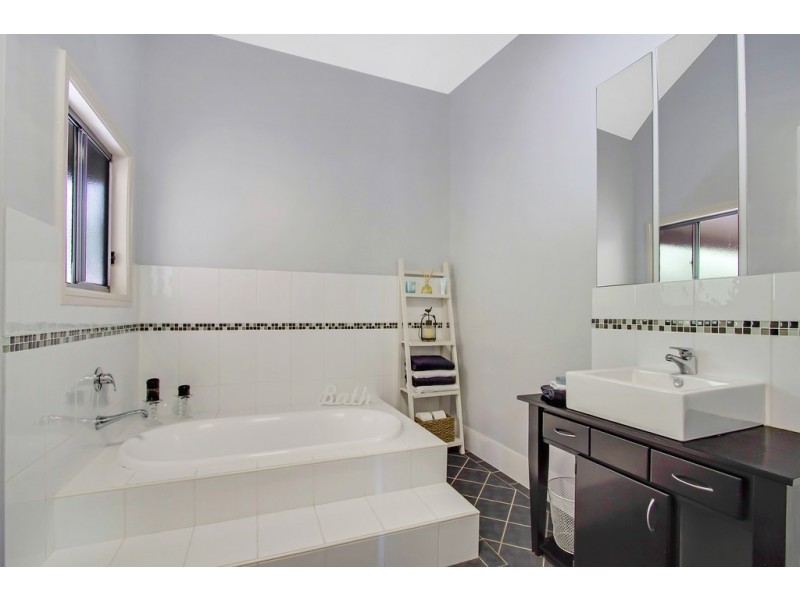 14 Tomah Street, Kurrajong Heights NSW 2758