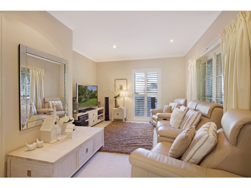 33 Burralow Road, Kurrajong Heights NSW 2758