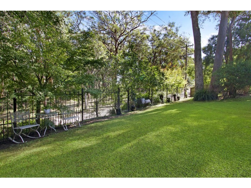 33 Burralow Road, Kurrajong Heights NSW 2758