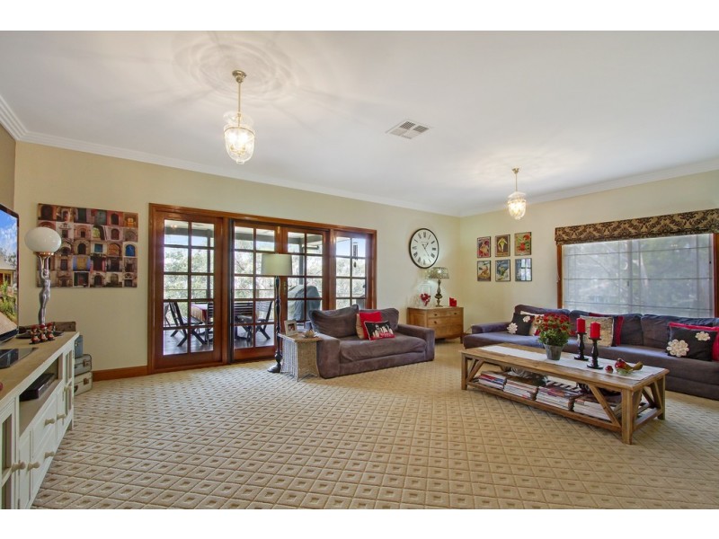 331 Lieutenant Bowen Drive, Bowen Mountain NSW 2753