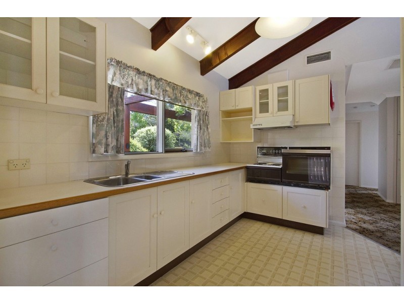 8 Bunya Crescent, Bowen Mountain NSW 2753